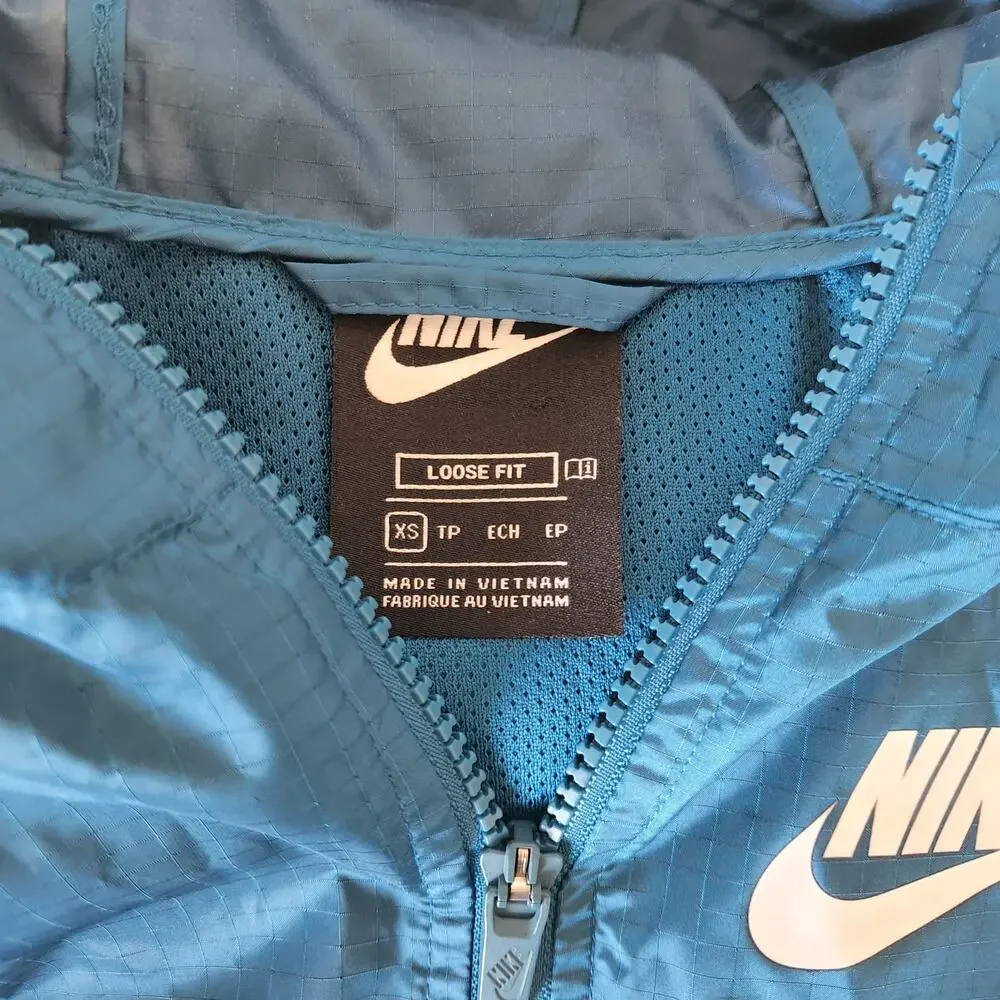 Nike Sportswear Windrunner Big Kids Jacket Large, unisex XL wind breaker